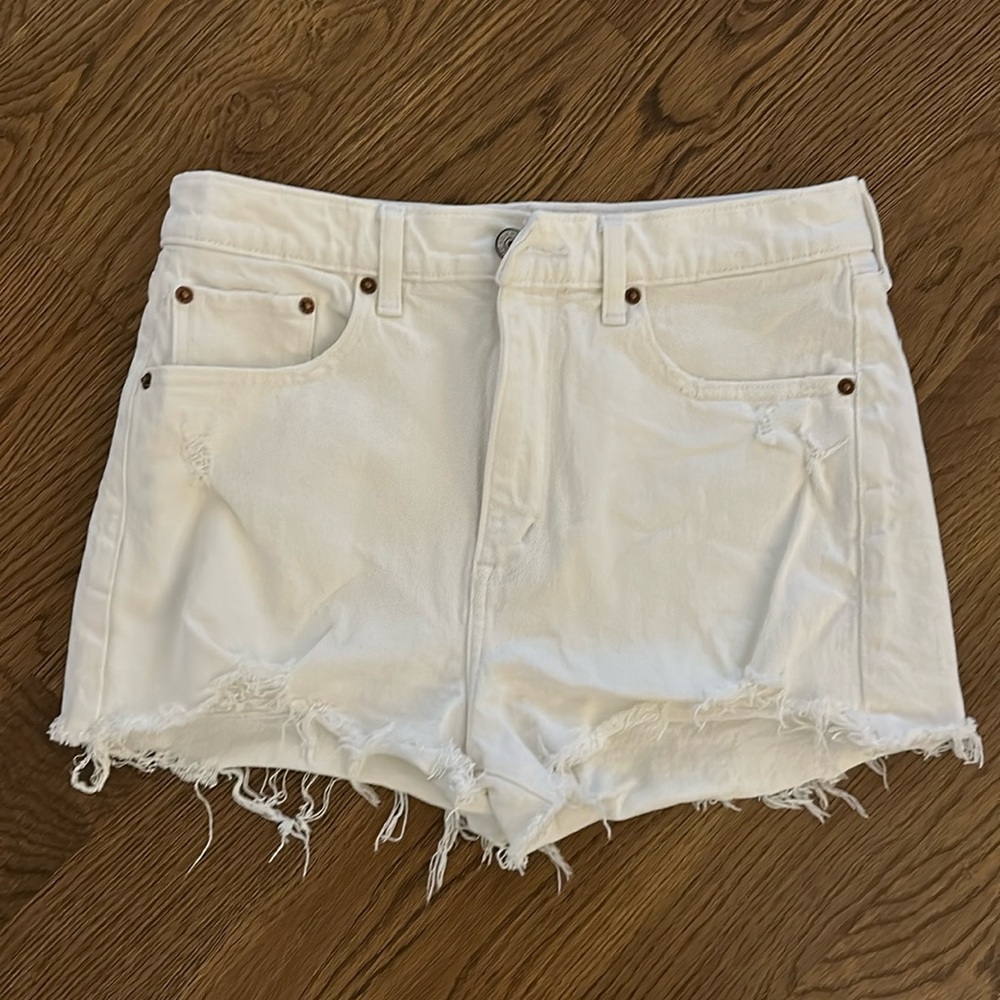 Abercrombie mom short high rise 28/6 white distressed